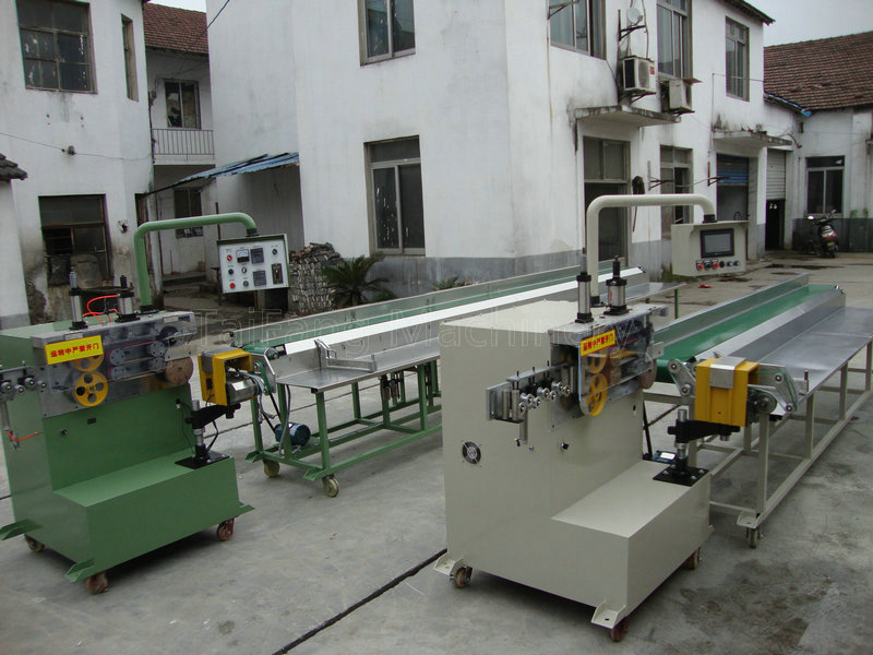 全自動高速裁斷機操作視頻講解大全，提升生產效率的必備指南